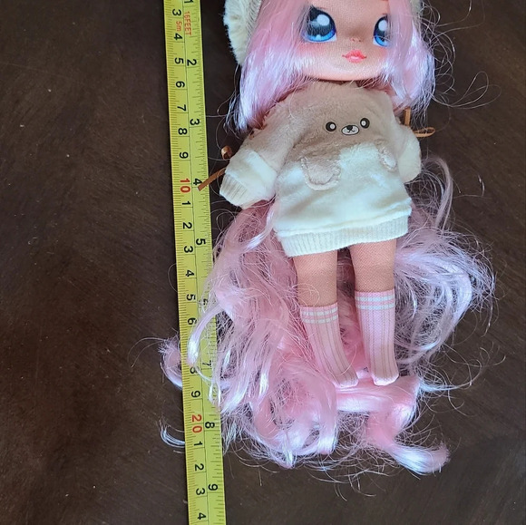 Na Na Na Surprise Sarah Snuggles doll series 1 size 9 in. - Picture 7 of 8